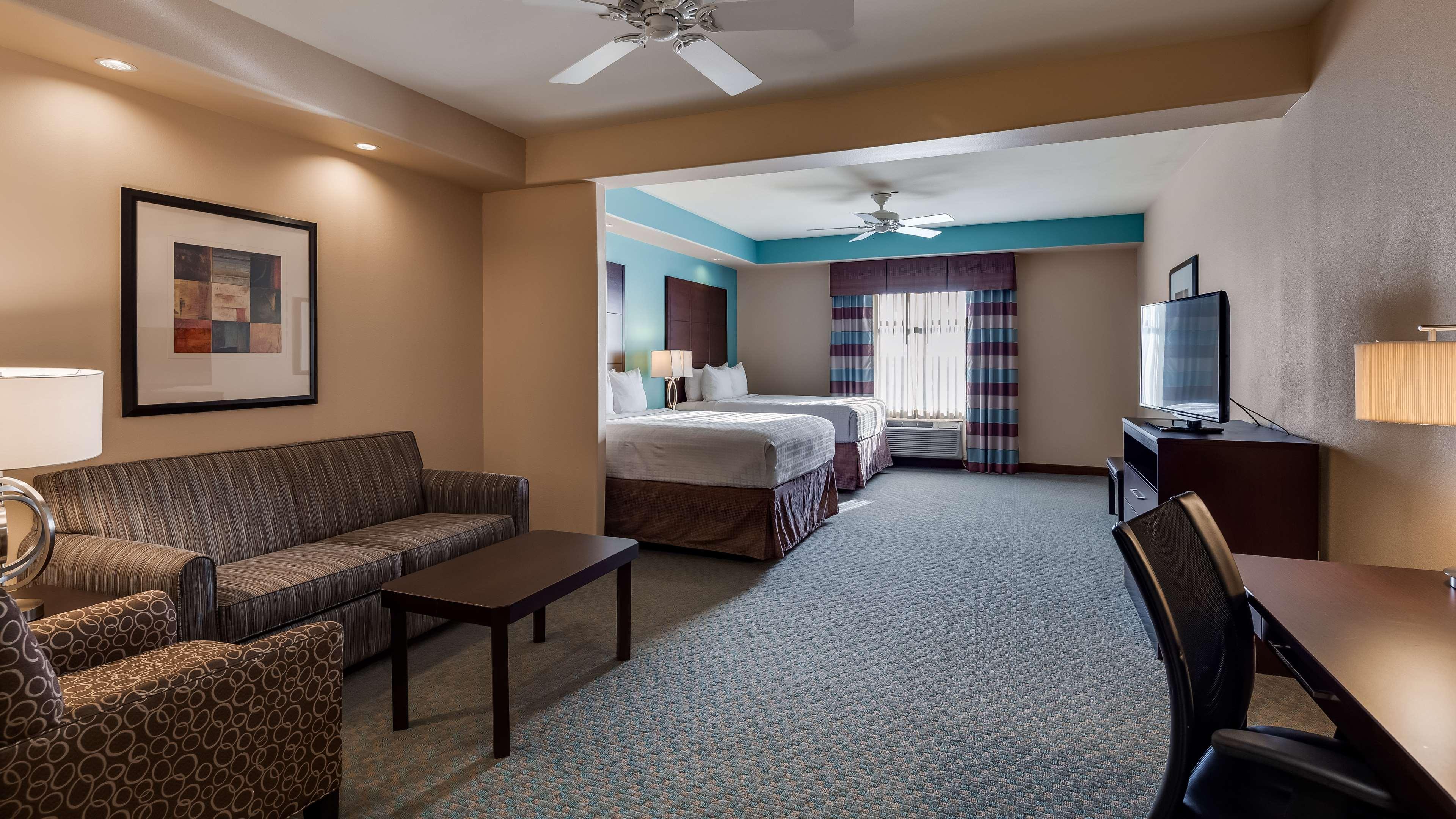 Best Western Plus Midland Suites Екстер'єр фото
