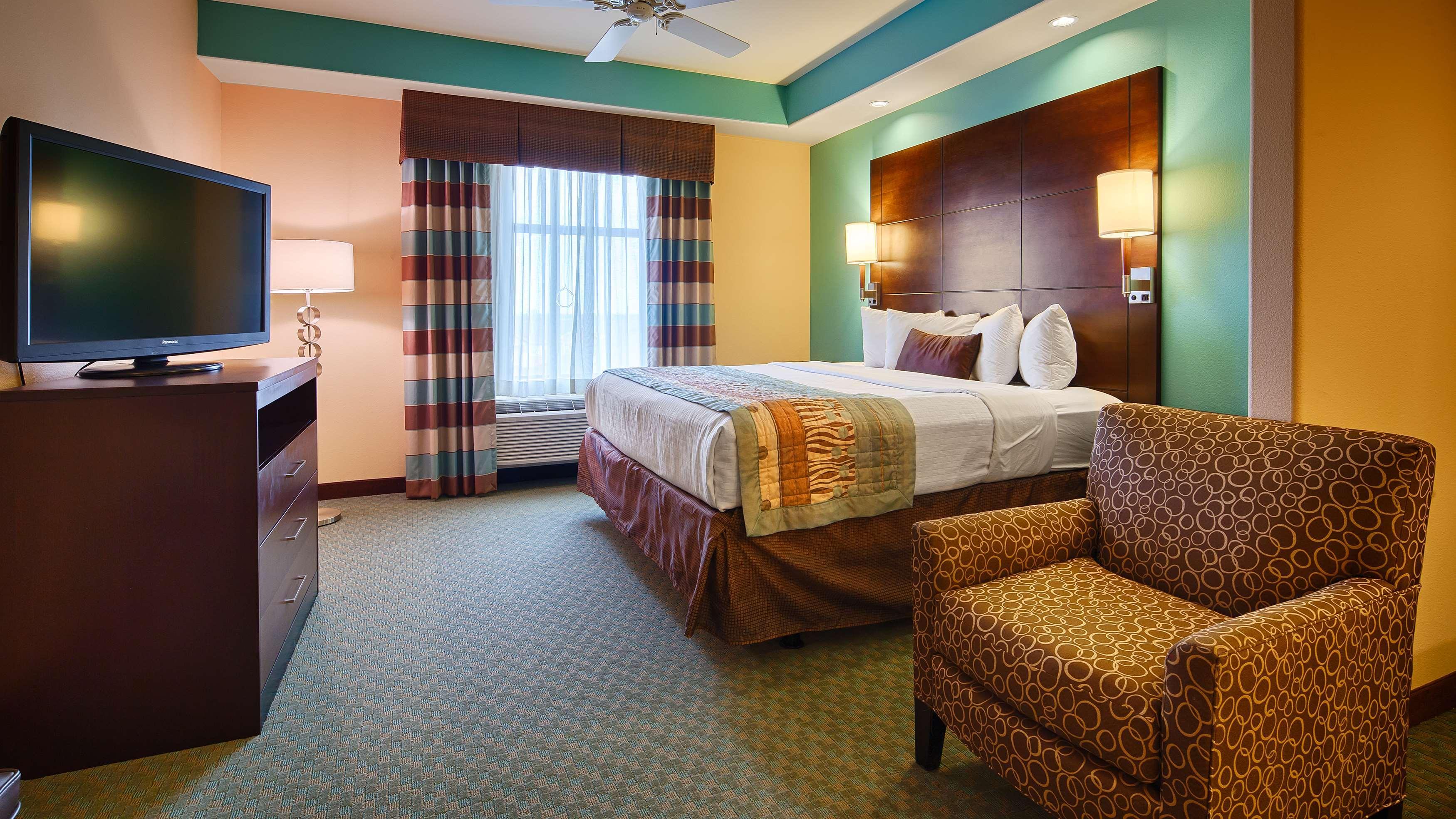 Best Western Plus Midland Suites Екстер'єр фото
