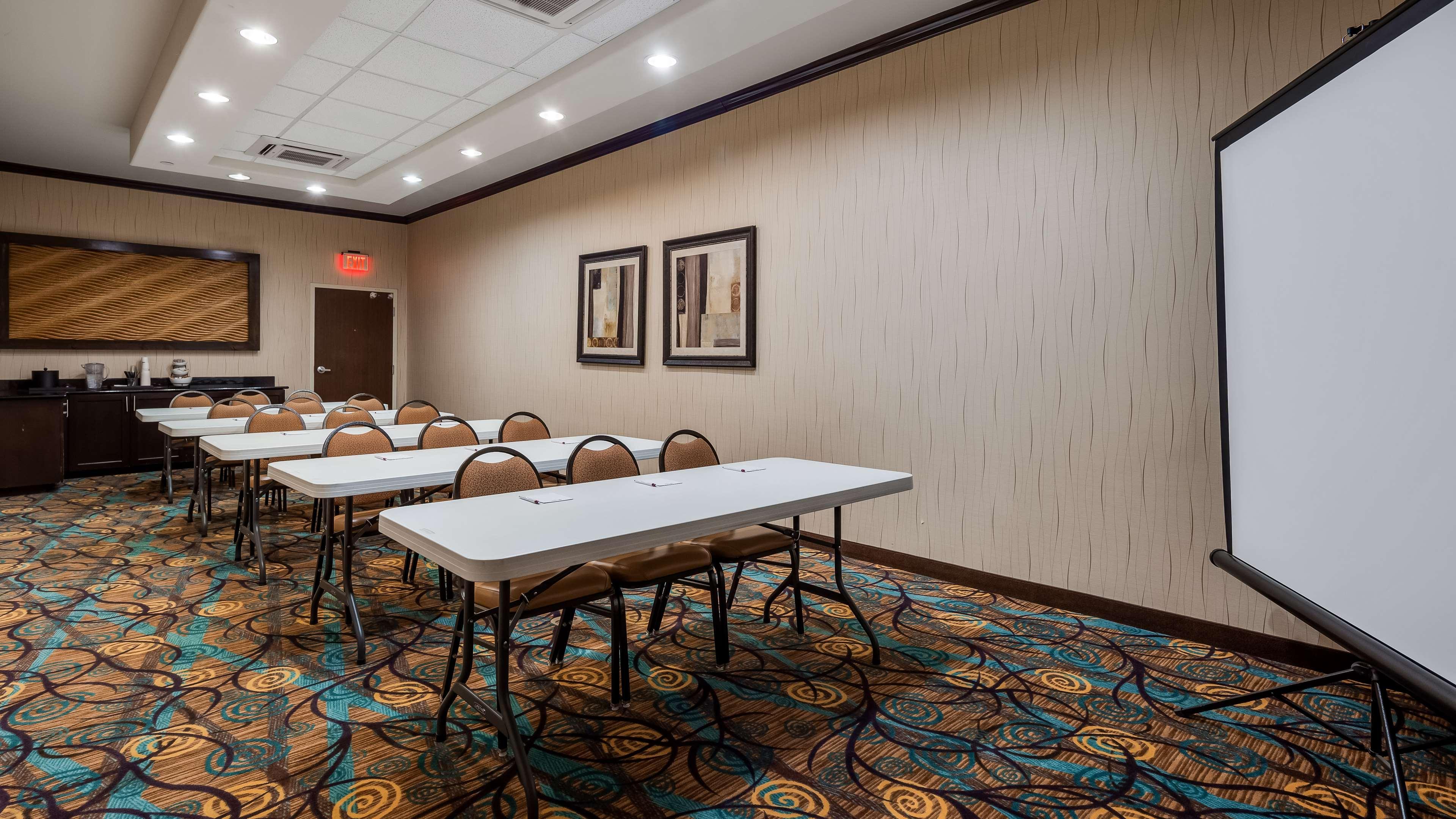 Best Western Plus Midland Suites Екстер'єр фото