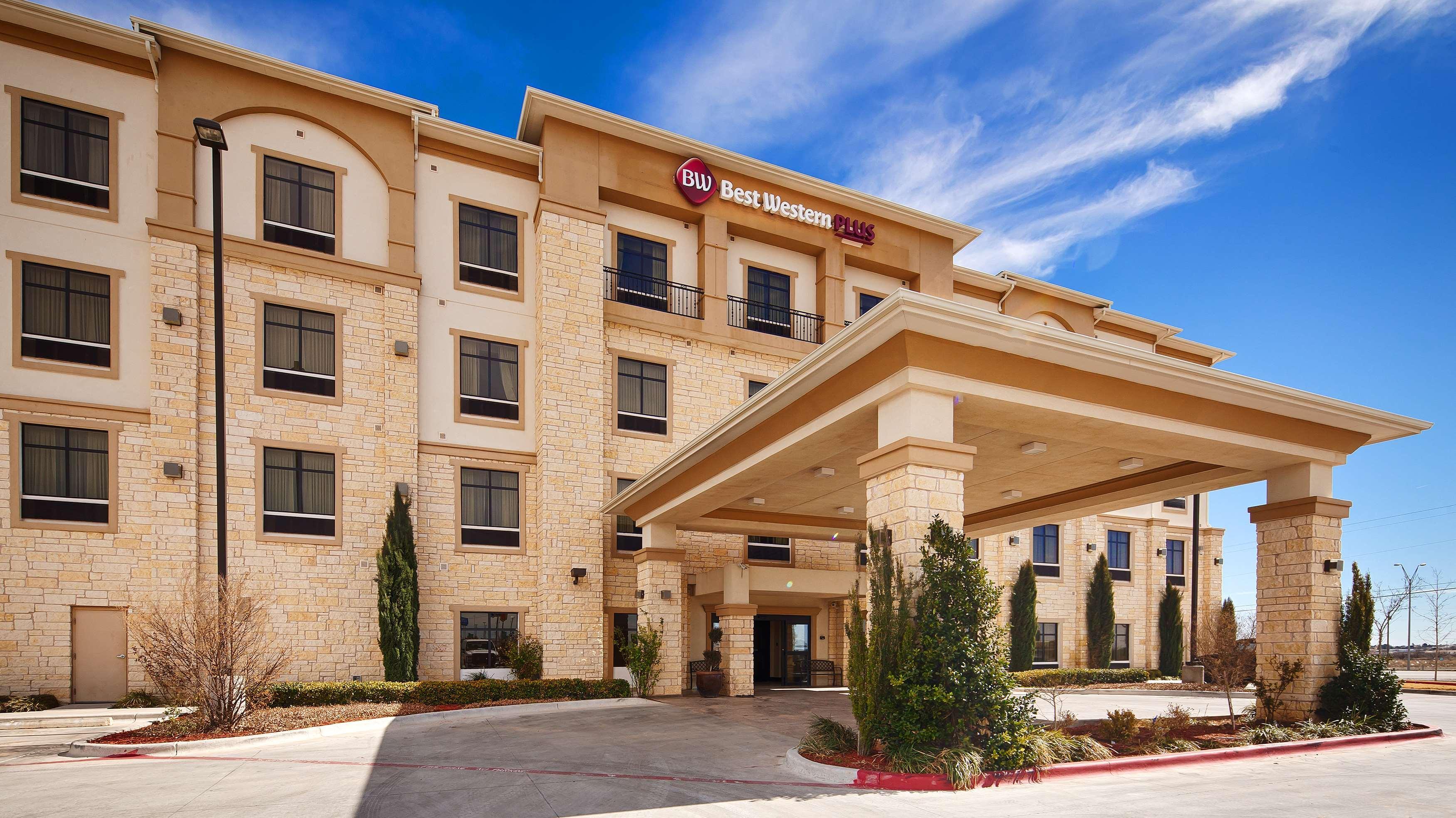 Best Western Plus Midland Suites Екстер'єр фото
