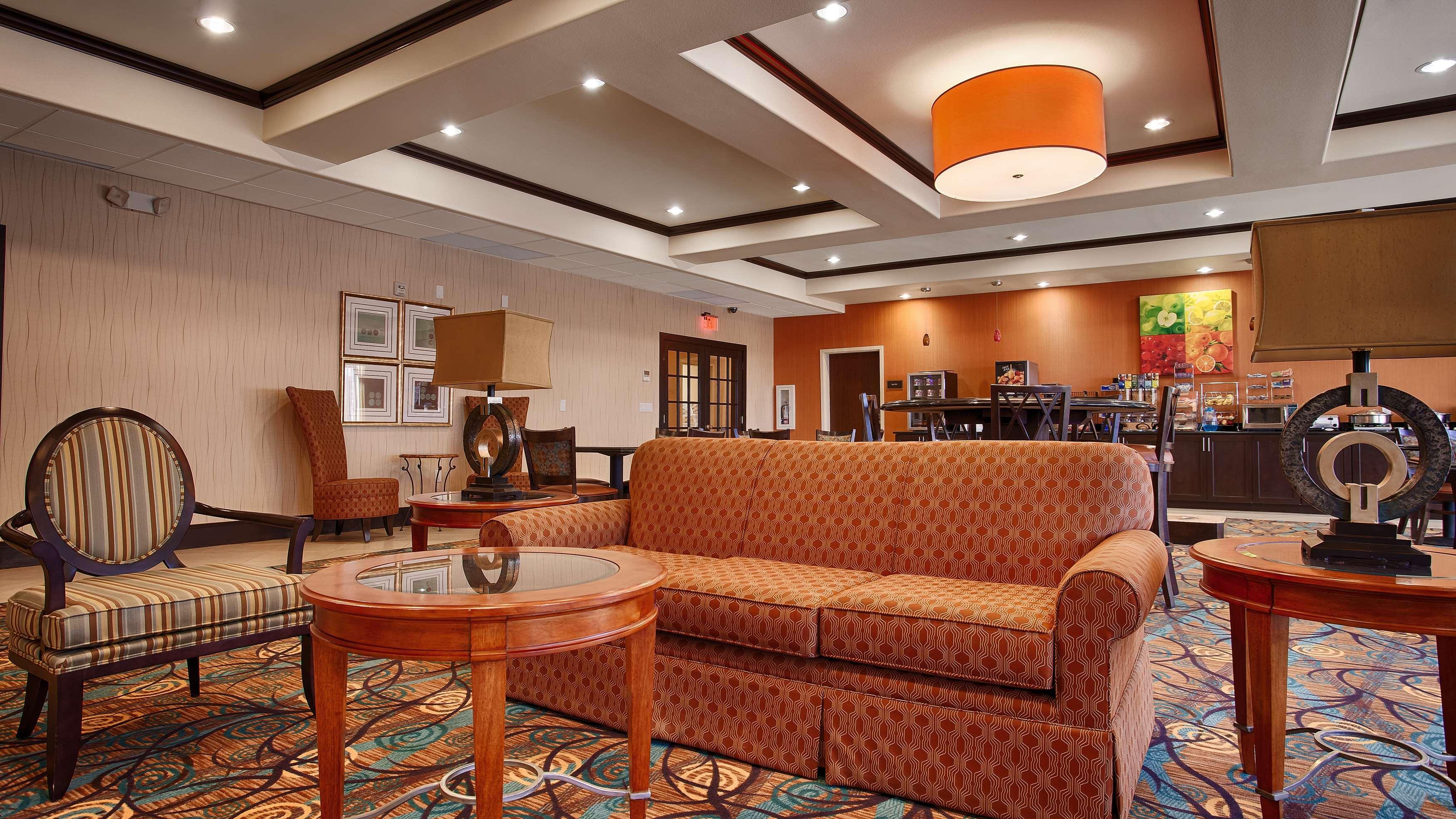 Best Western Plus Midland Suites Екстер'єр фото
