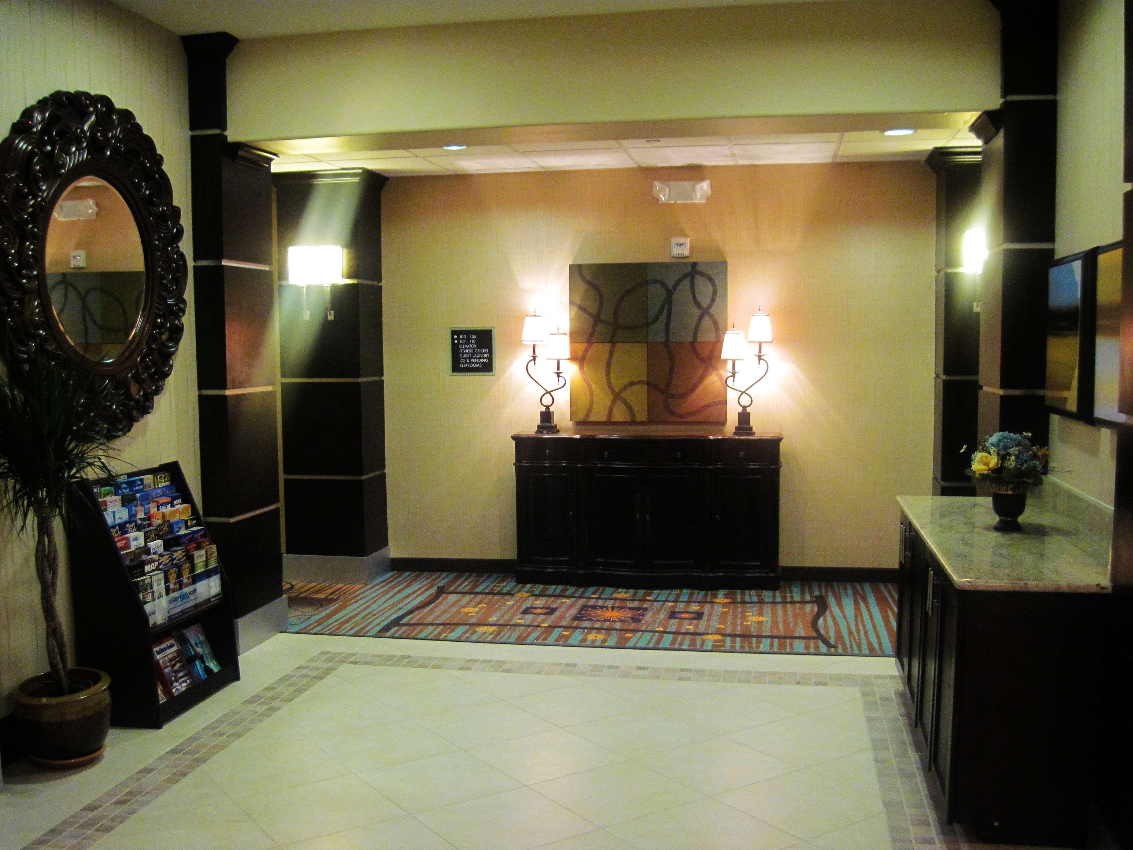 Best Western Plus Midland Suites Інтер'єр фото
