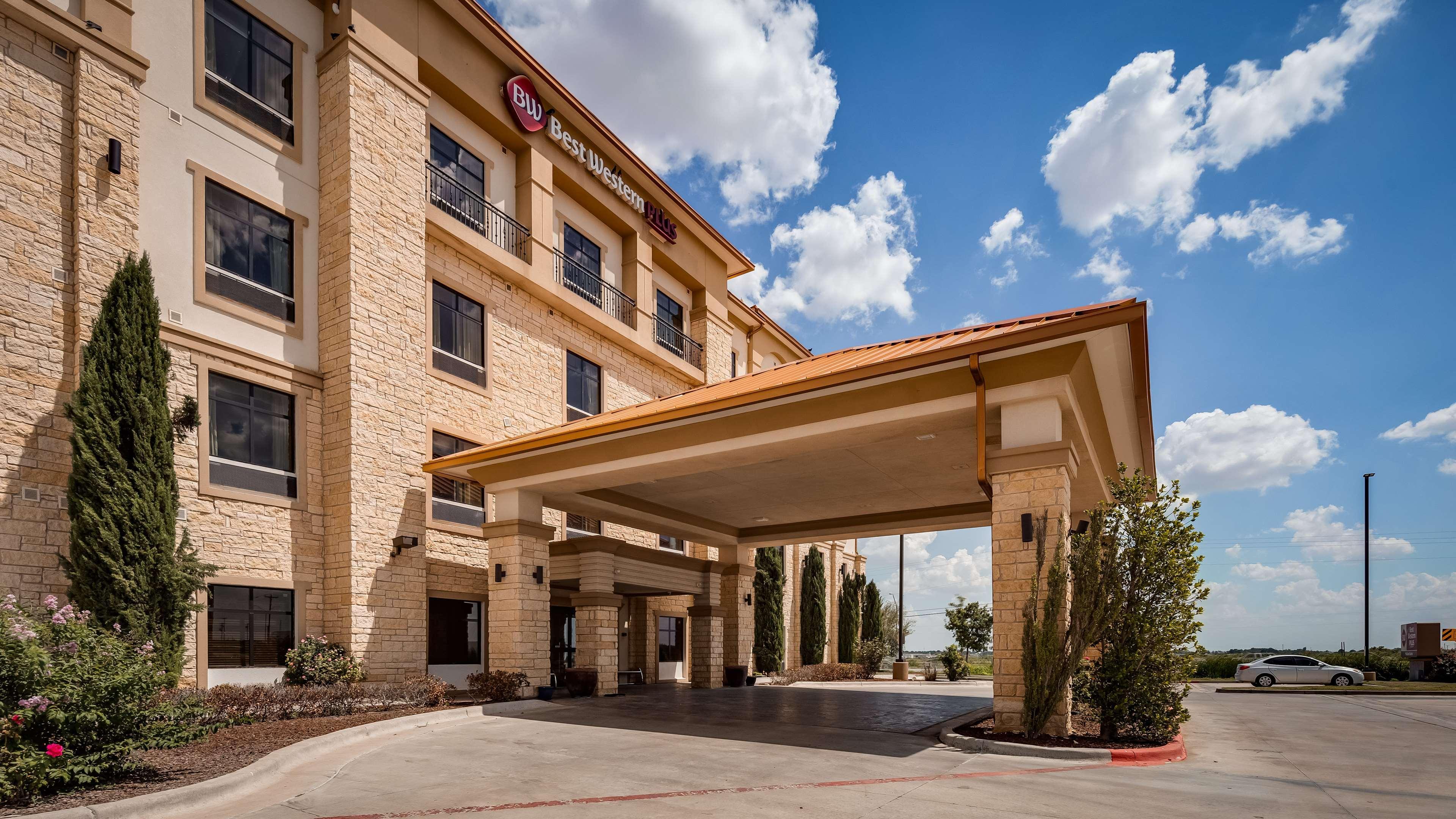 Best Western Plus Midland Suites Екстер'єр фото